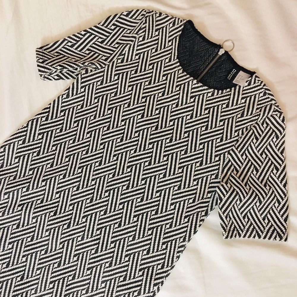 h&m divided short sleeve dress